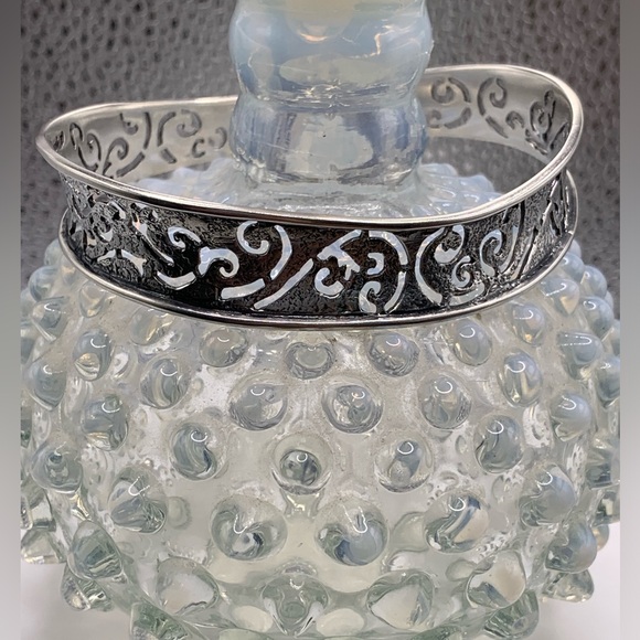 Silpada Vintage Sterling Oxidized Wavy Filigree Oval Bangle - Picture 5 of 11